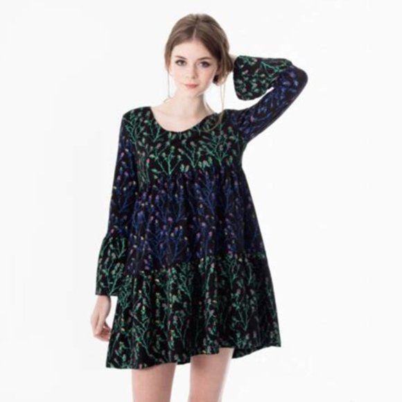 Thief & Bandit | Berry Peasant Dress - Picture 3 of 8